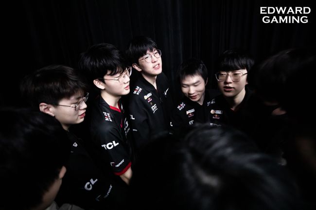 场并保持高 场并保持高