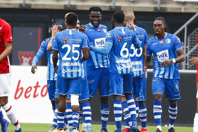 现出了稳健 现出了稳健